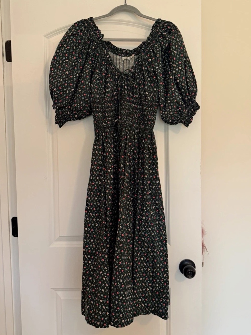 Gorgeous DÔEN Black Floral Smocked Puff Sleeve Square Neck Midi Dress Women M